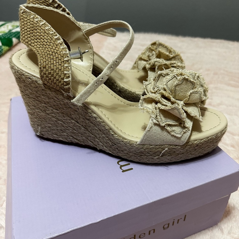 Madden Girl Cream Wedge Sandals-Size 9.5